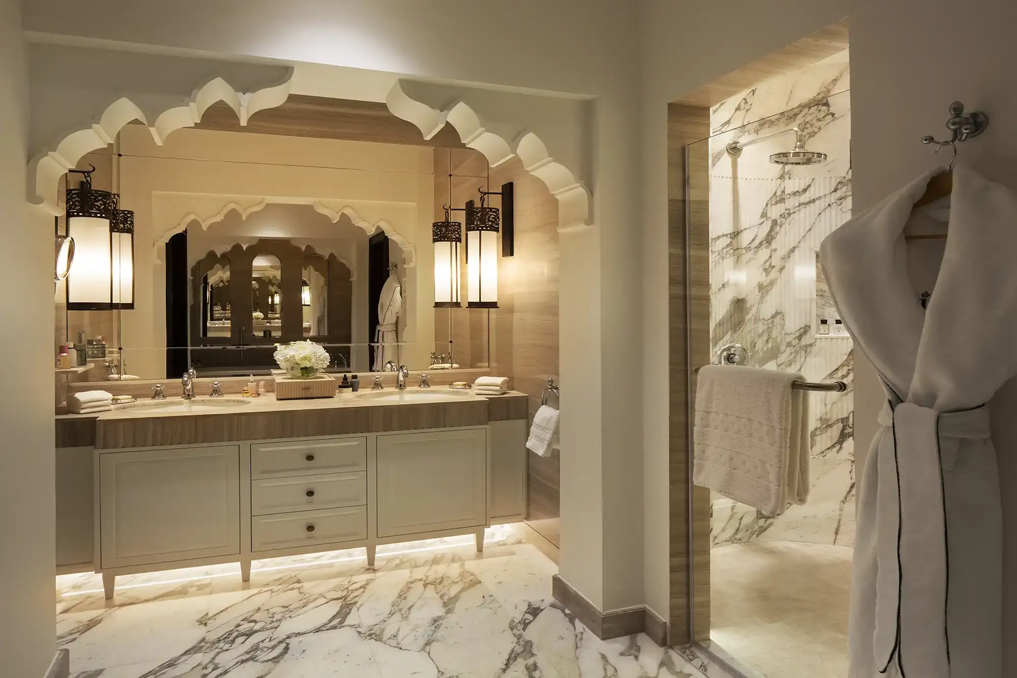 ISG Middle East - Madinat Jumeirah Mina Al Salam Royal Suite Bathroom 2