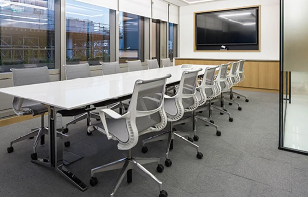 UK law firm boardroom fit out UAE – ISG