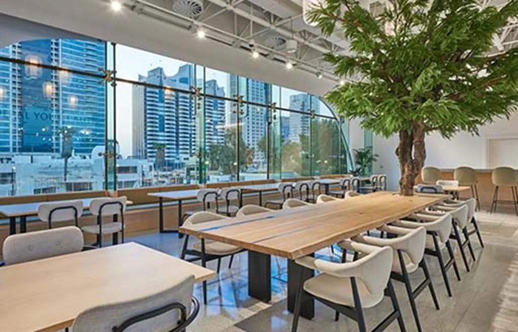 YouthHub03_Case study Image_512 x 328