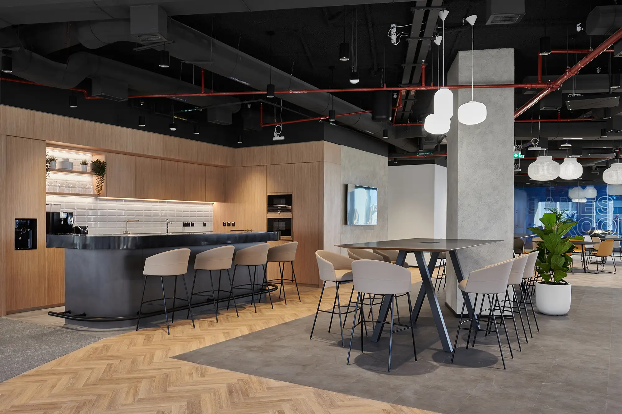 ISG Middle East - Roland Berger Customized Fit Out